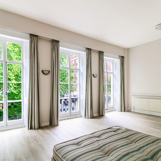 Connaught Hall room